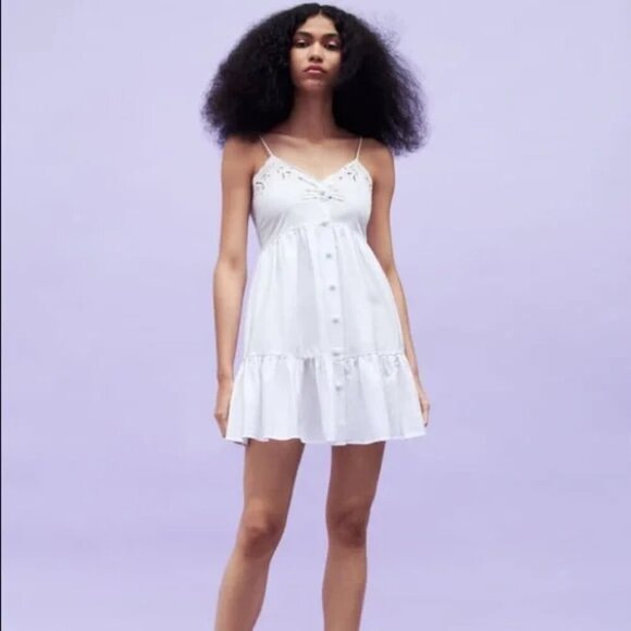 Zara Embroidered Poplin Ruffle Hem Short Dress White Size Large Blogger Fav - Picture 8 of 14